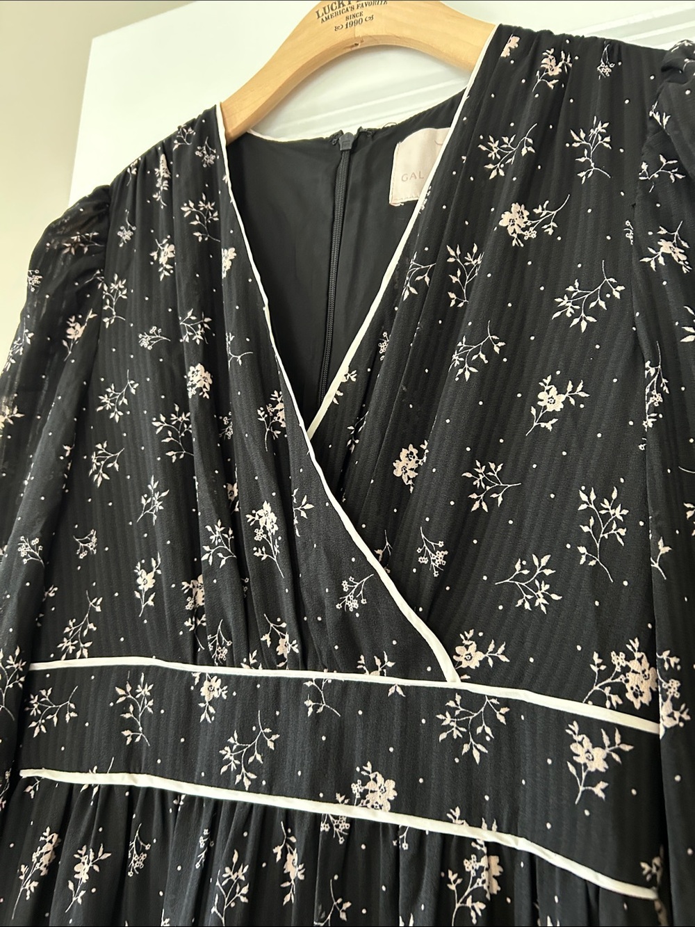 Anthro Gal Meets Glam Maxi Dress Sz 2 w MEASUREMENTS Floral Print V-Neck Black - Picture 6 of 13